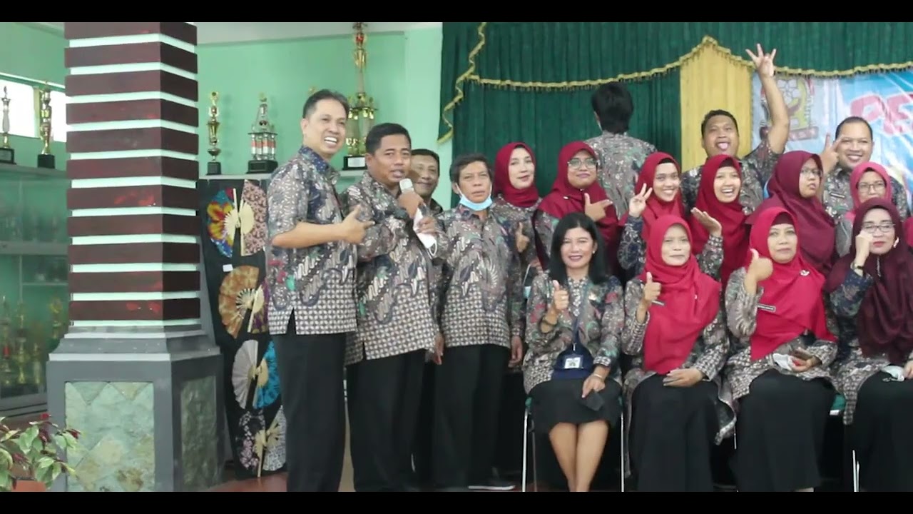 Pelepasan Siswa Kelas IX SMP N 2 Surakarta Tahun 2021/2022