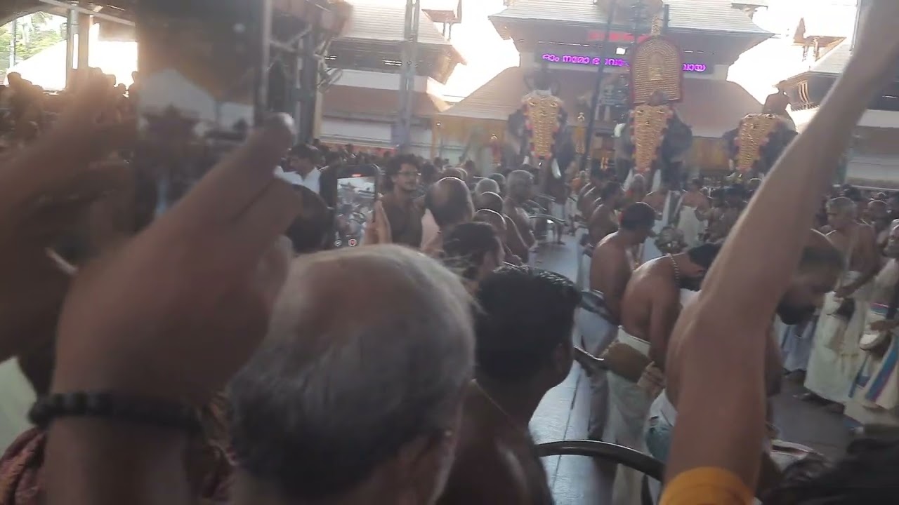 ##guruvayur ##edathirikavil ammayuda ##thalapoli 