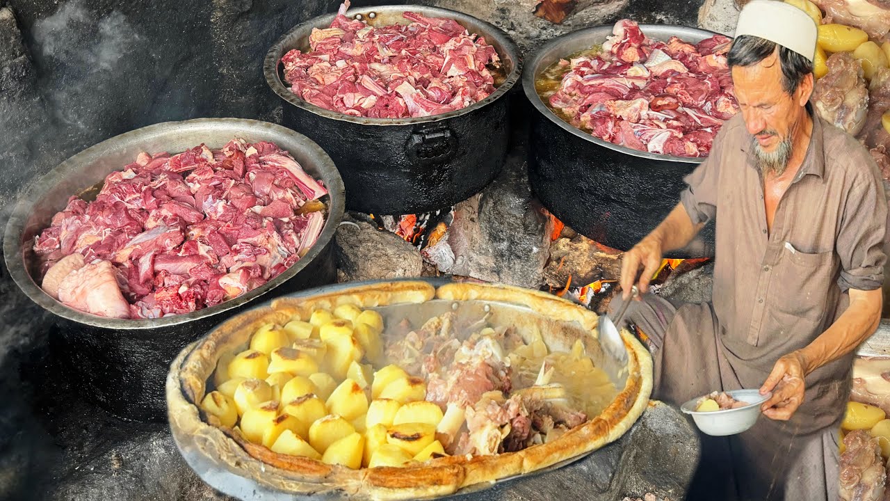 PESHAWAR STREET FOOD - POPULAR LALCHAPUR ROSH MAKING & RECIPE | BIGGEST GIANT MEAT DUM PUKHT MAKING