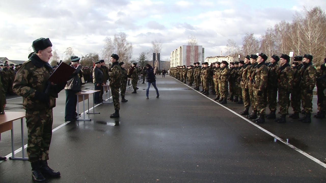 258 новобранцев приняли присягу в 30-й отдельной железнодорожной бригаде в Слуцке.