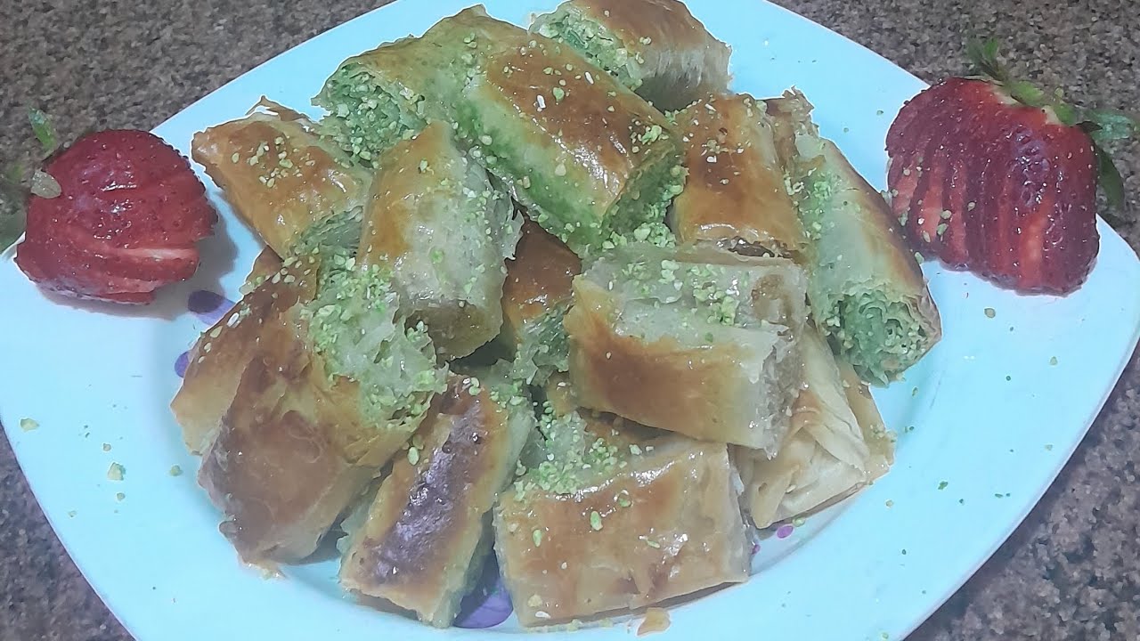 لو مالكيش  في عمايل الحلويات هخليكي تعملي احلي  وصفه جلاش بطريقه بسيطه  وسهله والحشوه كمان تجنن 😋🥰🥰