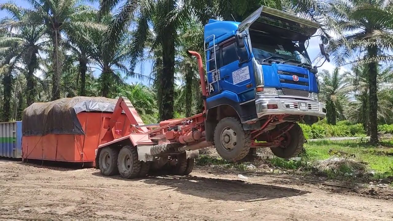 Driver masih belajar lori pancing(25 tone sawit)