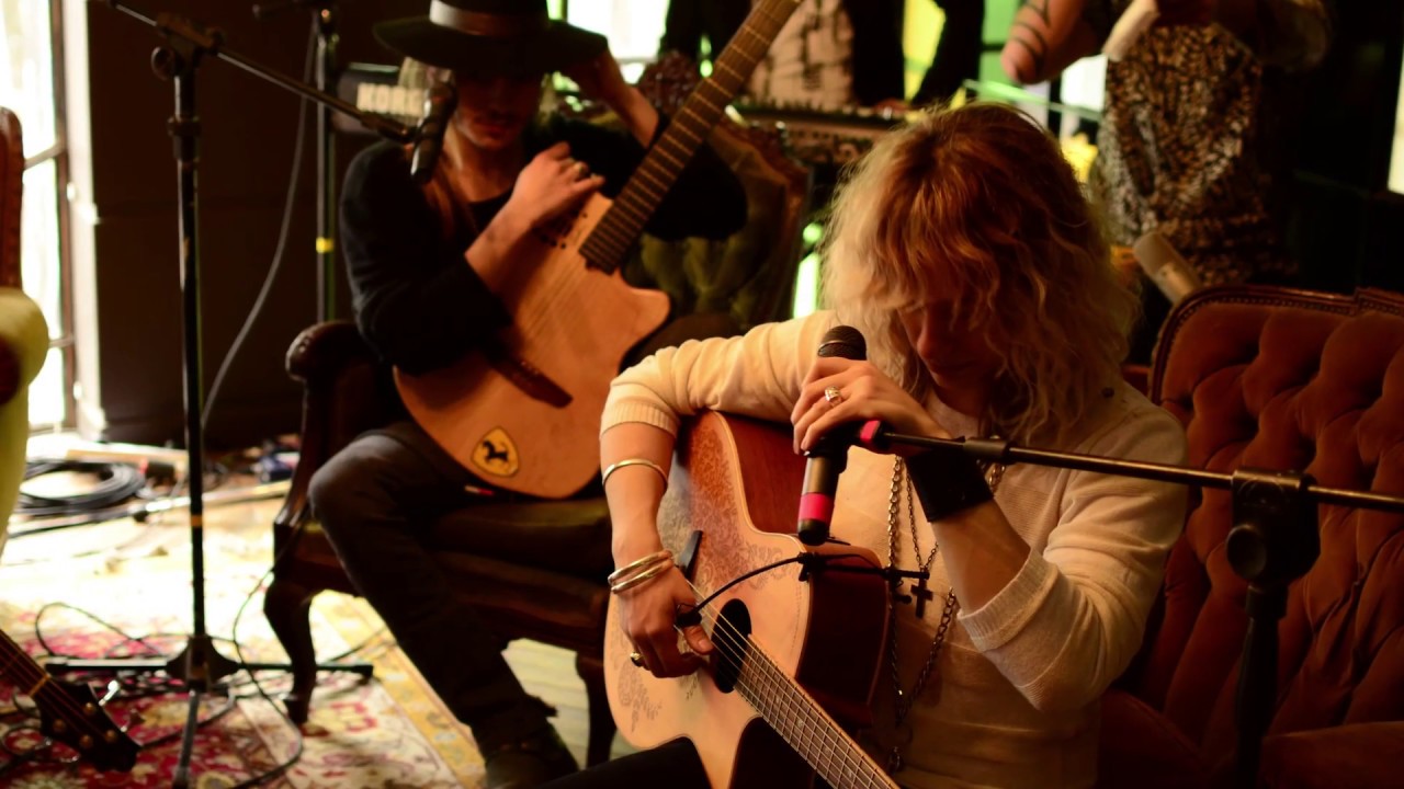 Airbag - Backstage 