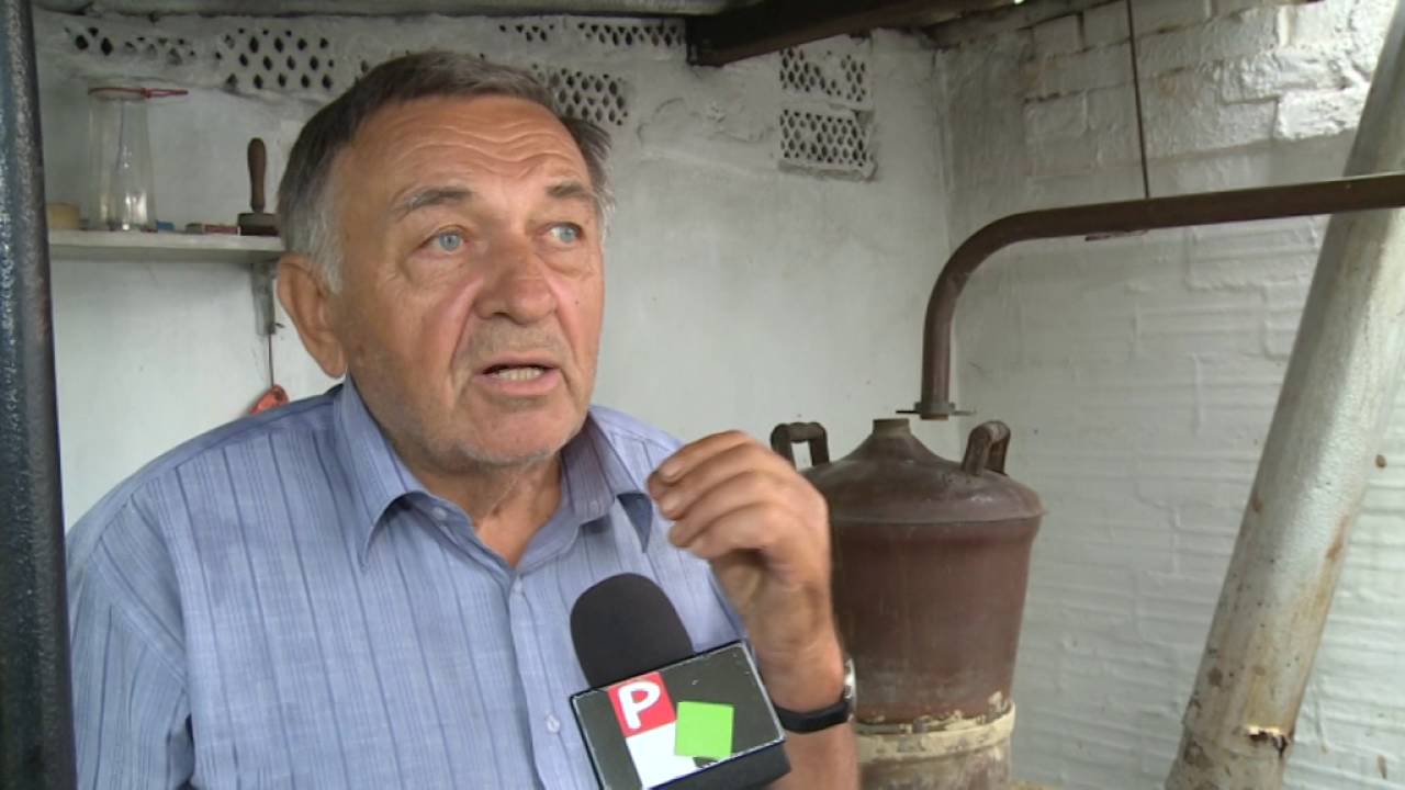 2016 07 29 Barackpálinka-főzés időszaka van