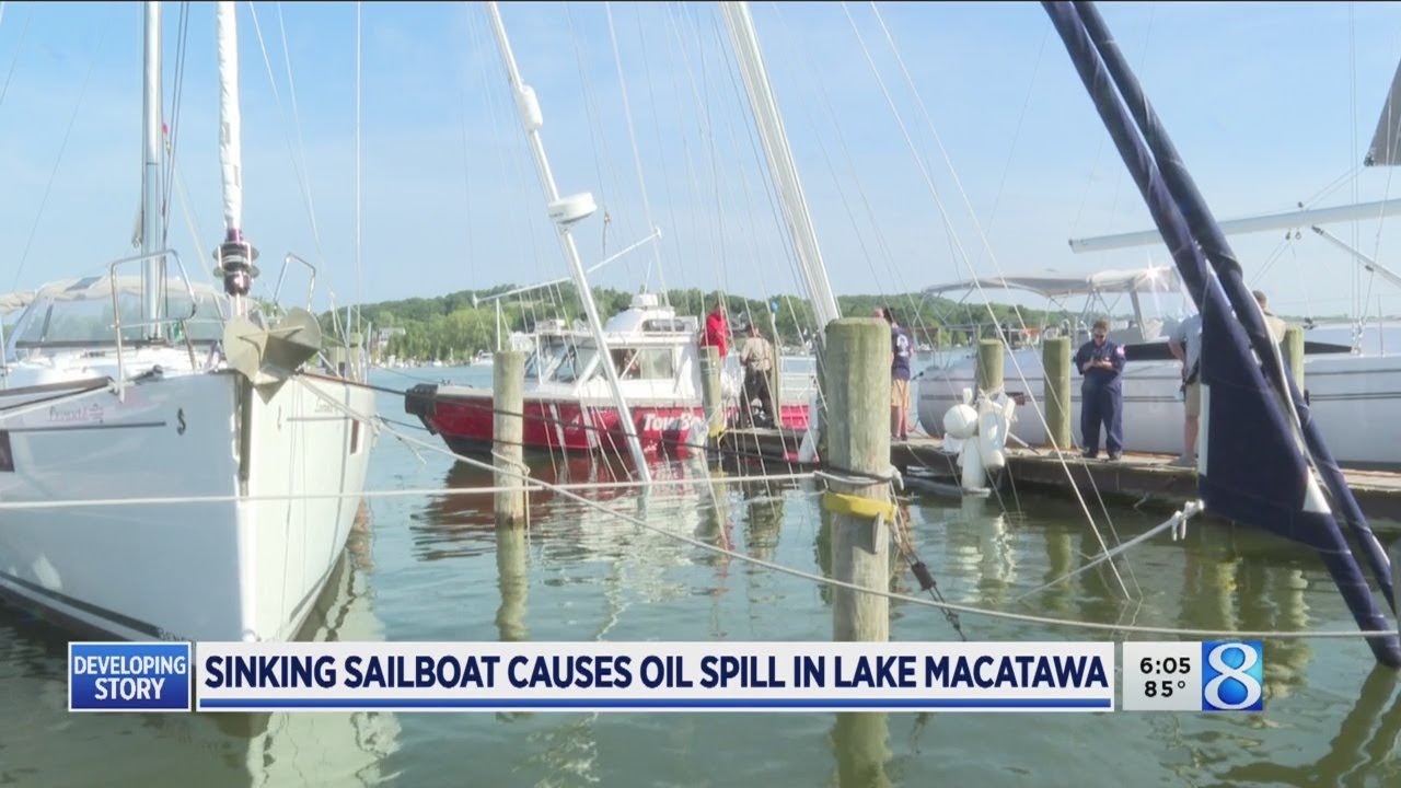 Sinking sailboat causes oil spill in Lake Macatawa
