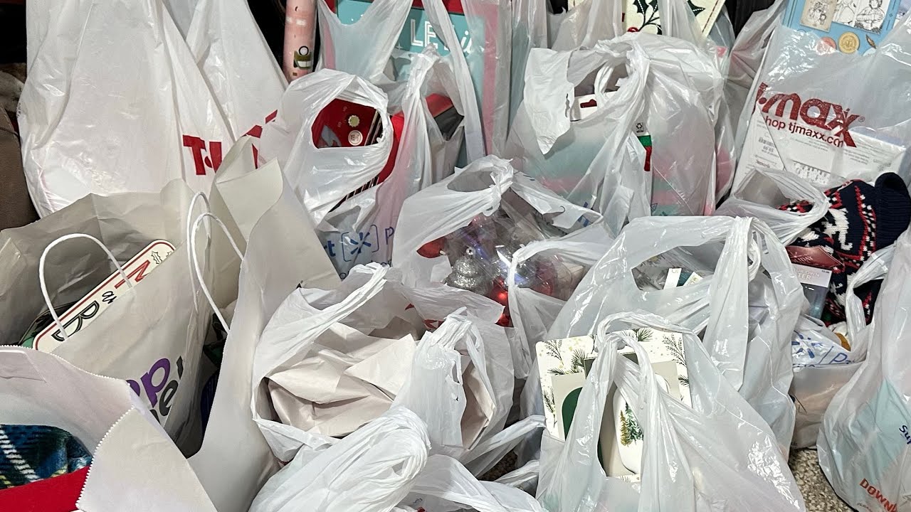 HUGE AFTER CHRISTMAS SALES HAUL!! SO MUCH TO SEE!!