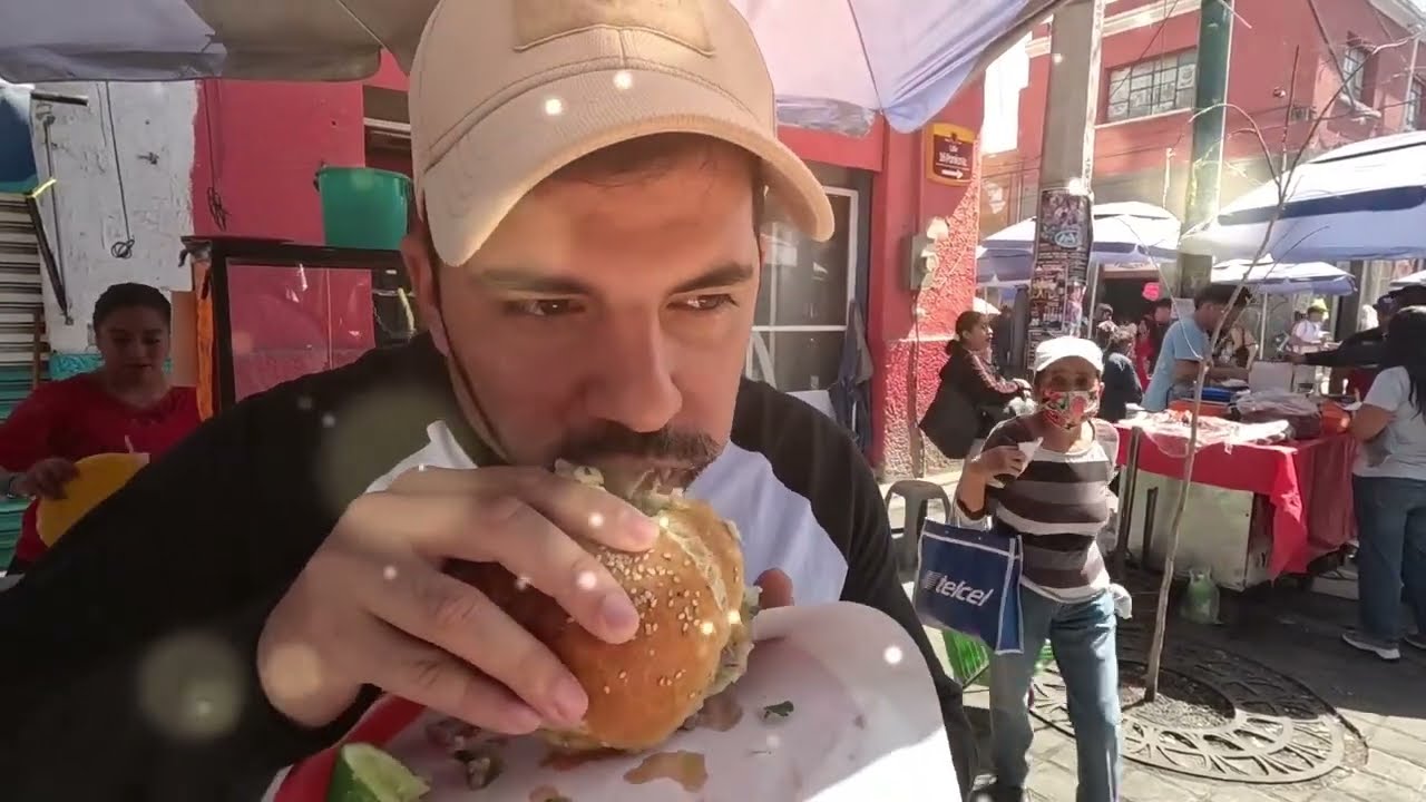 Mercado 5 de mayo; sus sorprendentes CEMITAS GIGANTES.