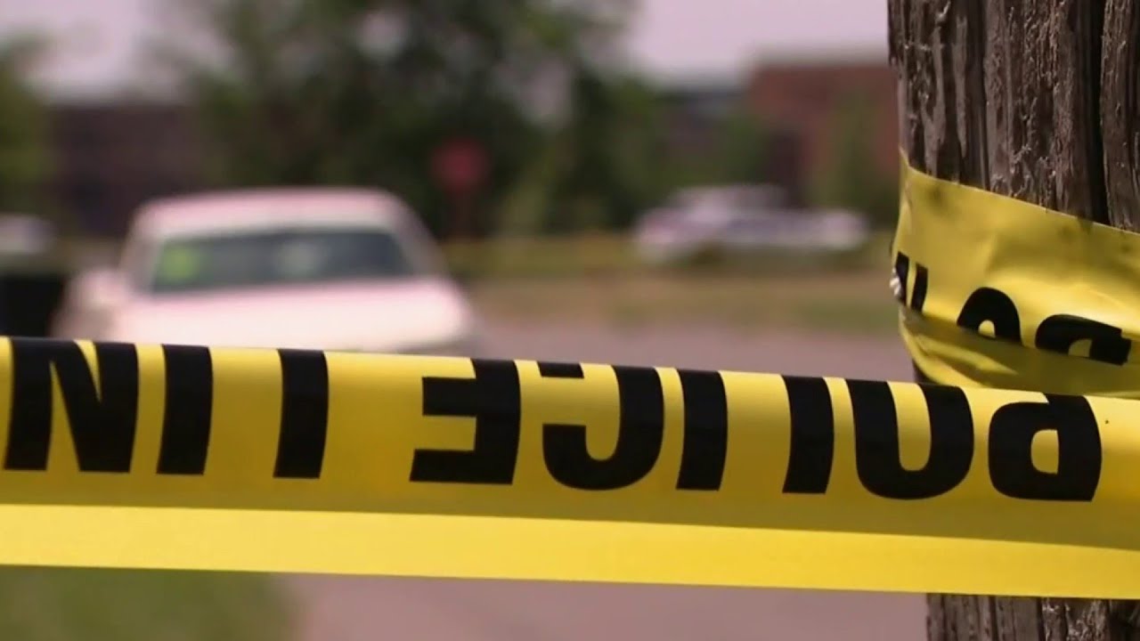 Detroit police investigate 2 separate deadly shootings