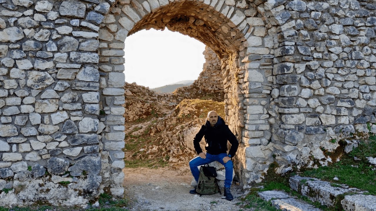 IL PAESE FORTIFICATO DI CIVITA SUPERIORE - BOJANO - viaggiaconwallace