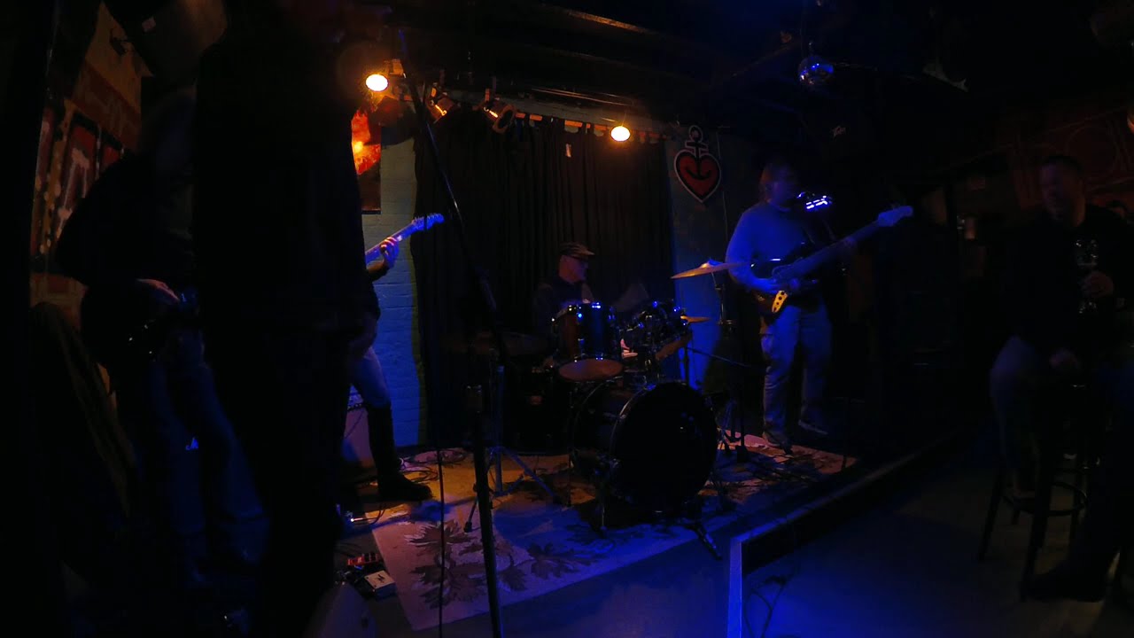 udo drumming .........LIVE im THAV