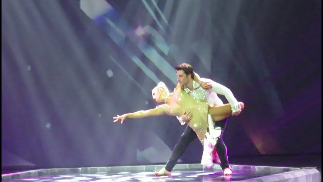 Katrina Patchett & Brian Joubert 💃 Holiday On Ice 2018 @ Seine Musicale (Johnny Hallyday)