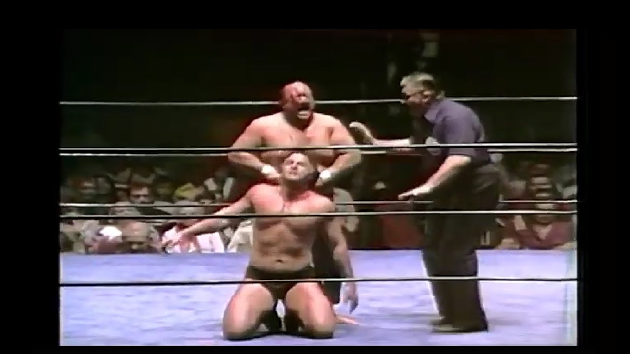 Maniac Mark Lewin vs Tor Kamata