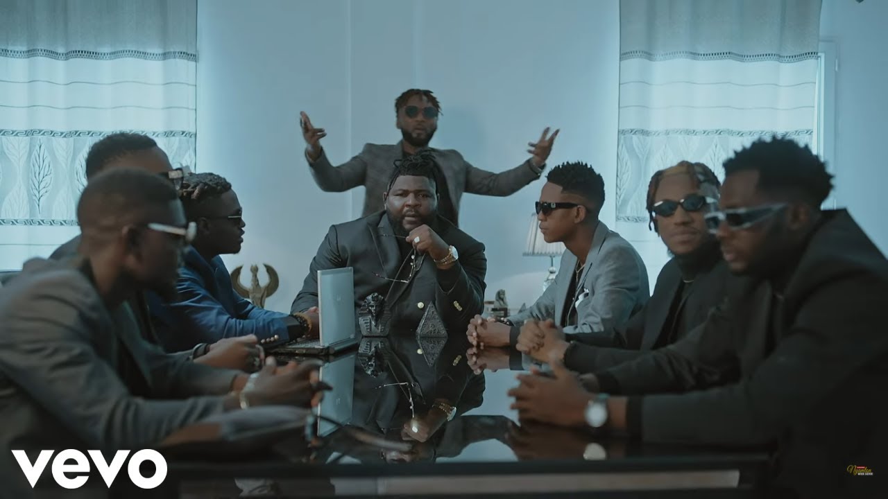 Cabrel Nanjip - C'est Grave ici feat Papy De Petit pays (Clip Officiel)