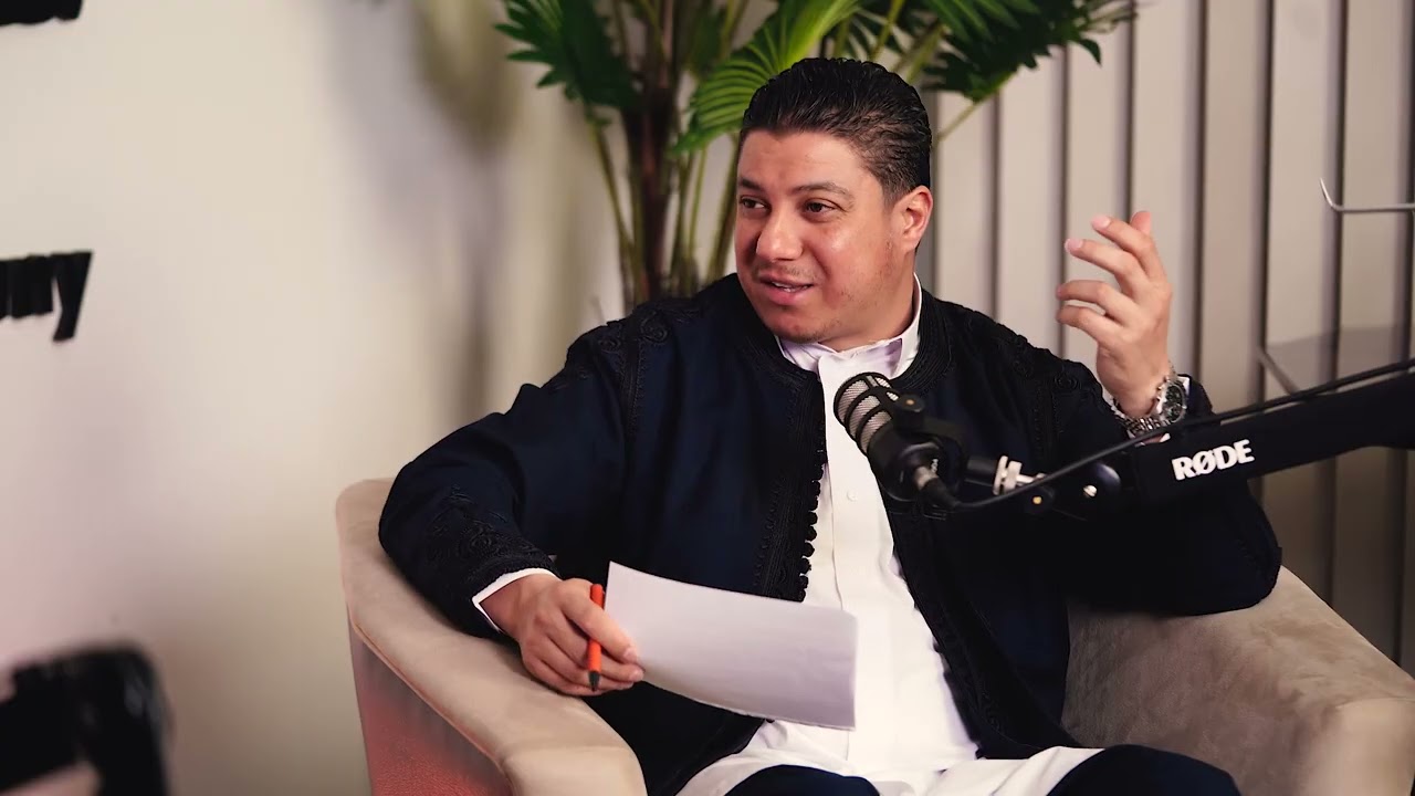 بودكاست العالمية …. حلقة جديدة مع دكتور محمد عزالدين الشيباني رئيس لجنة الشرعية 