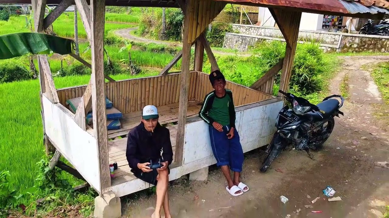 Suasan di desa bojong koneng karang sari di lokasi yang kemarin terjadi kebakaran 