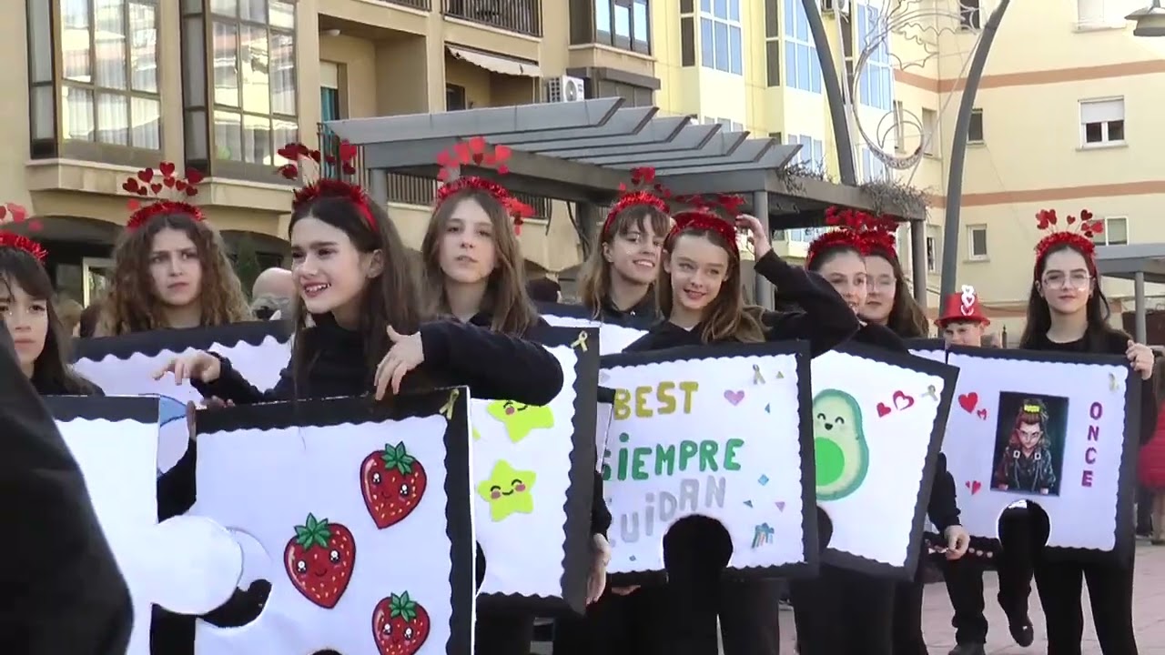 El colegio Lorenzo Medina de Valdepeñas roba corazones en su desfile de Carnaval.
