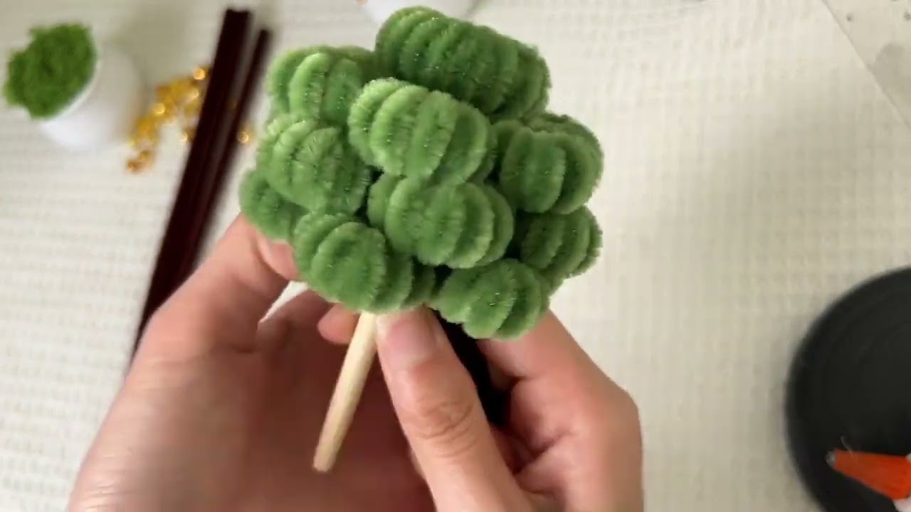 SIMPLE to make money tree from chenille wire 