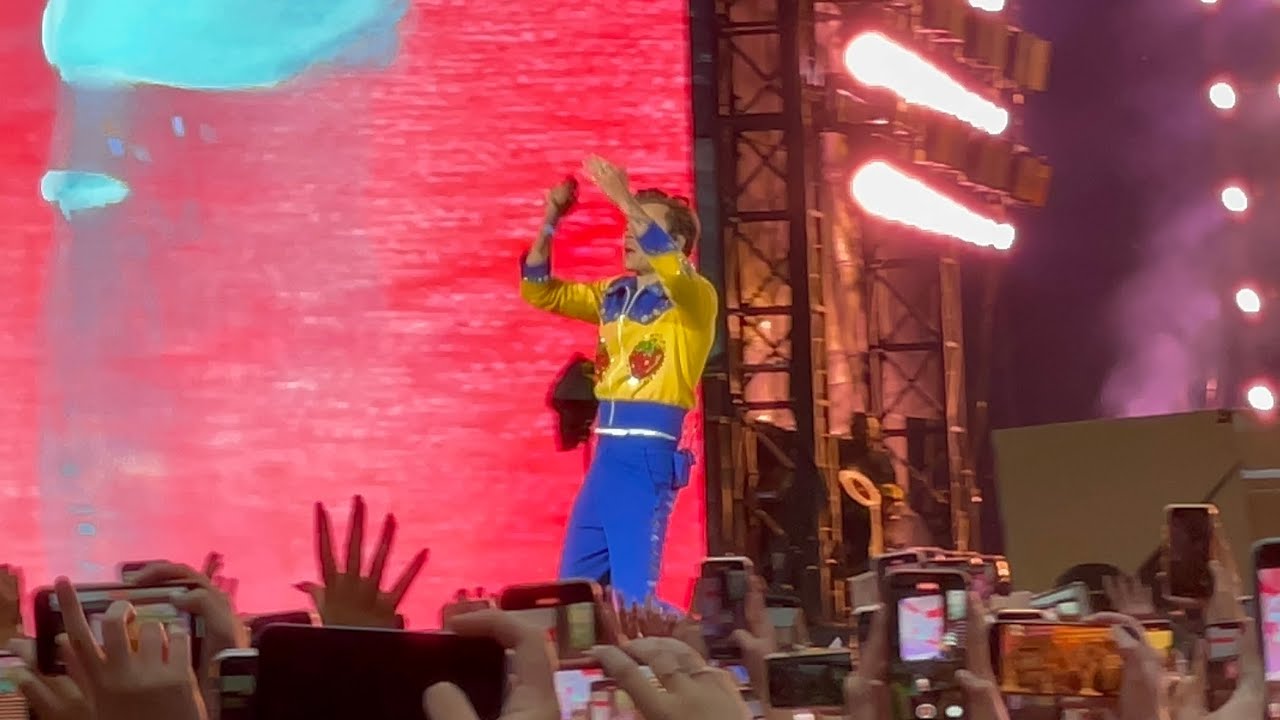 Harry Styles - Lights Up LIVE! At Ibrox Stadium, Glasgow (Love On Tour 2022)