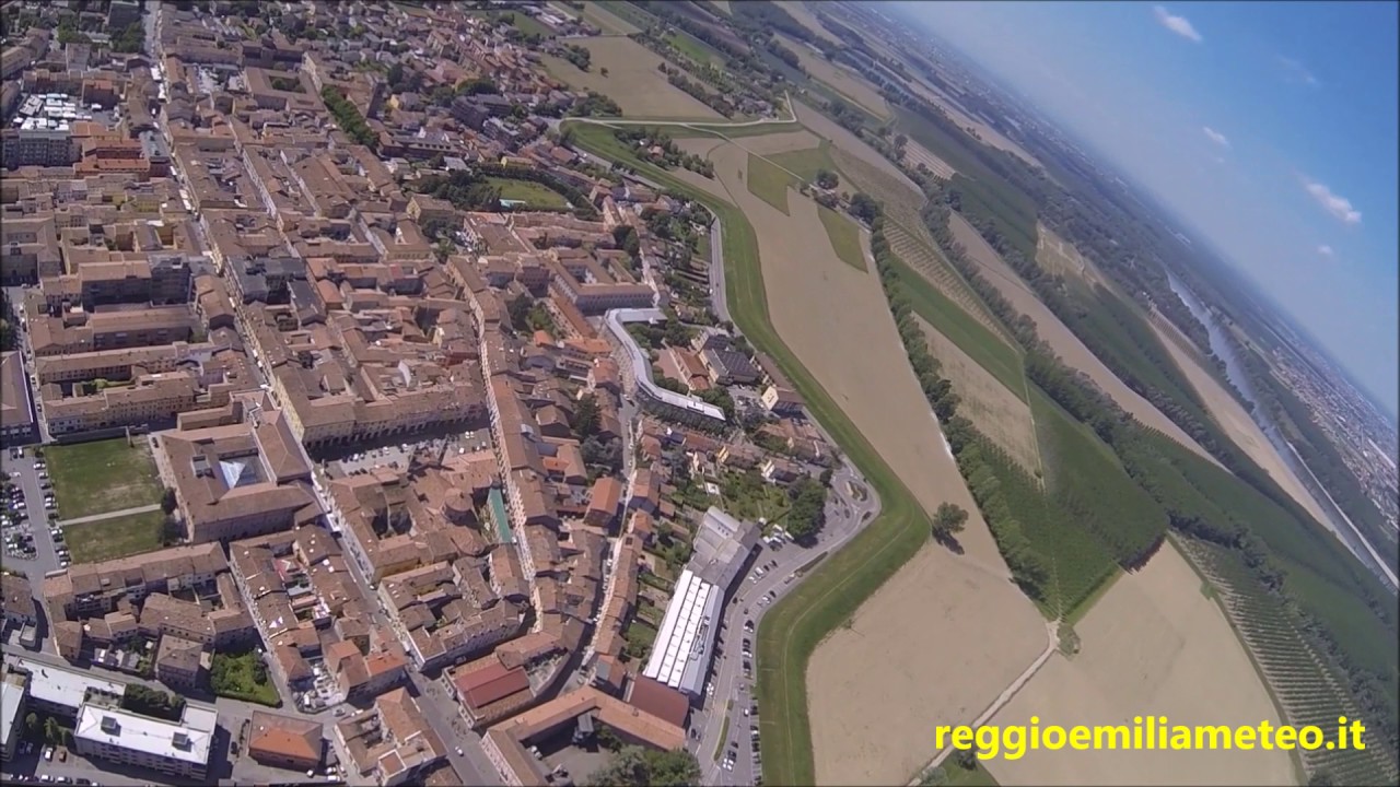 In volo lungo il fiume Po, tra Boretto, Gualtieri e Guastalla