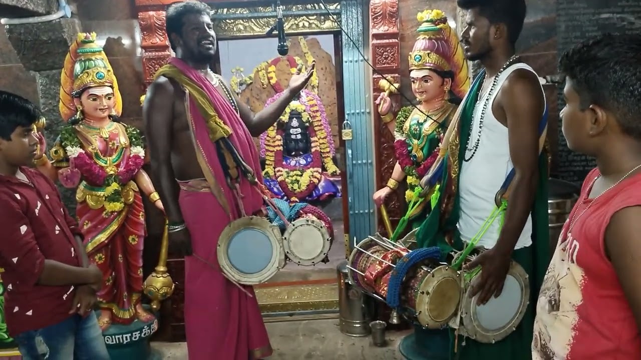 பம்பை. நேற்று இரவு அமாவாசை பூஜையில் அங்காள பரமேஸ்வரி அருள் பாலா பம்பை குழு