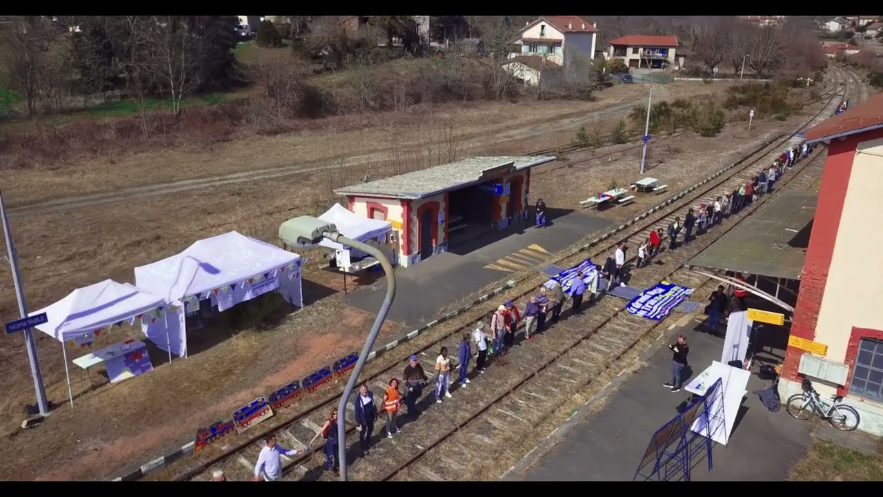 Chaîne Humaine à Noirétable pour le Retour du train Clermont-Fd St-Etienne [Grande Marche  27/03/22]