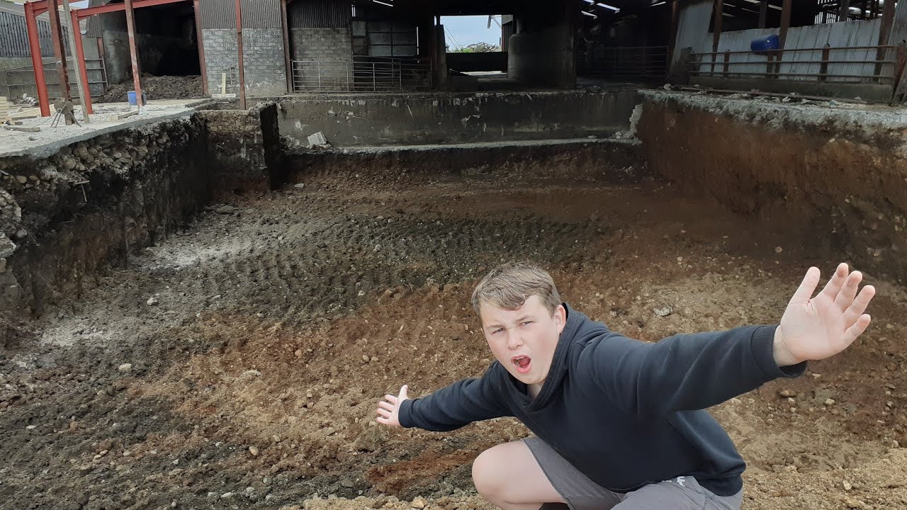 DIGGING THE TANK FOR THE 2021 SUMMER PROJECT !