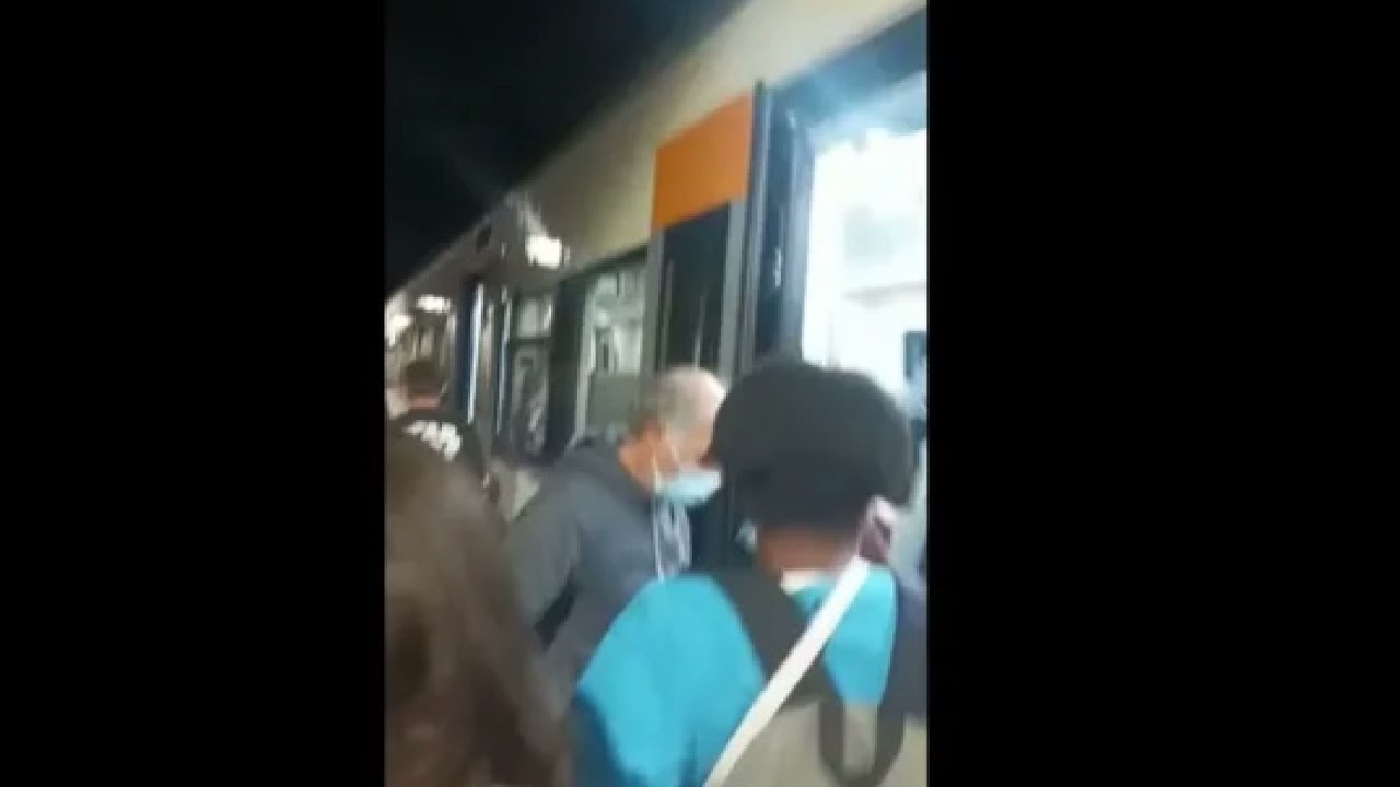 A Trenc d'Alba 08-11-2022: Amotinats al tren per anar fins a Puigcerdà