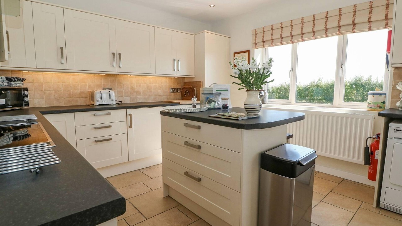The Clealings, Witney, United Kingdom | Travel With Kiara