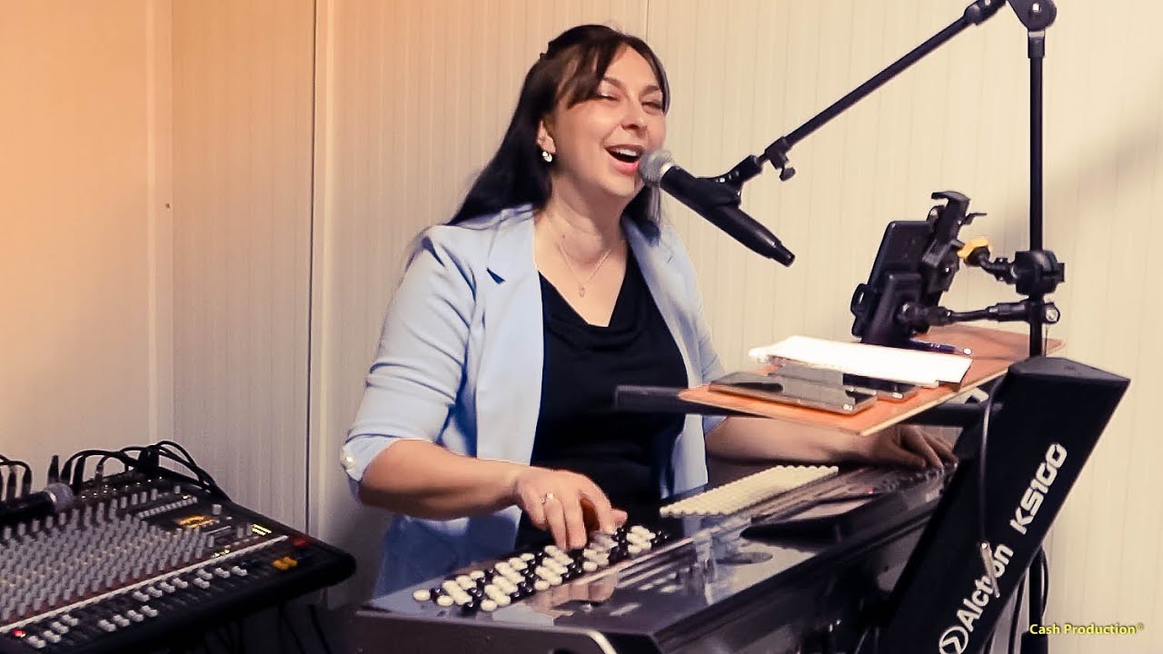 Milica Gogin and Friends - Srdo moja ... LIVE