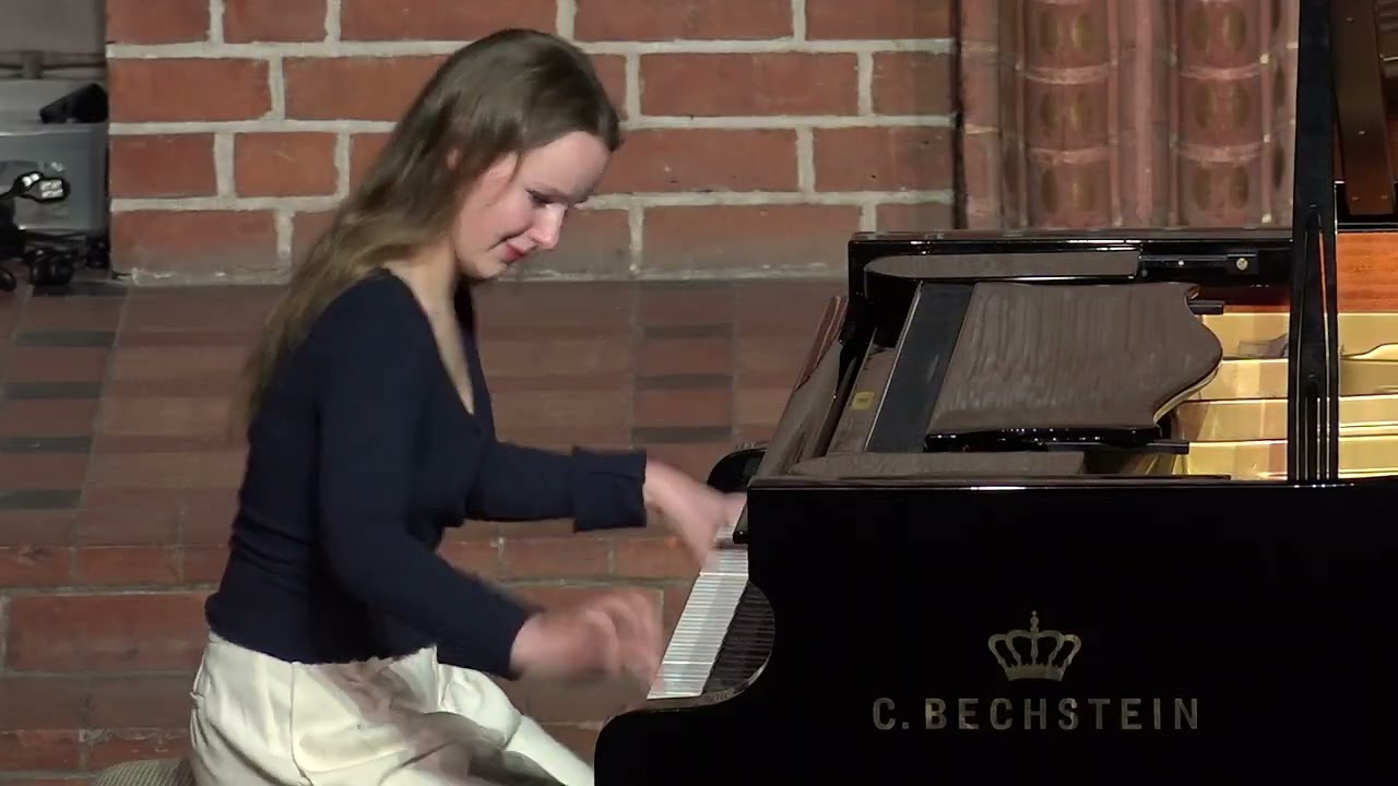 Claude Debussy   Pour le Piano - Prélude - Laura Samodovs, Klavier