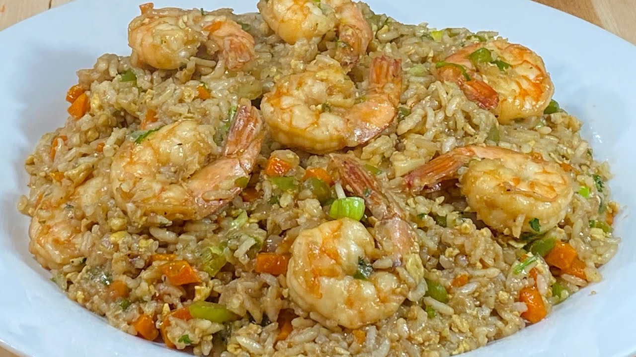 ЖАРЕНЫЙ РИС С КРЕВЕТКАМИ 🍚🍤 РЕЦЕПТ ТАЙЛАНДА. С СУБТИТРАМИ