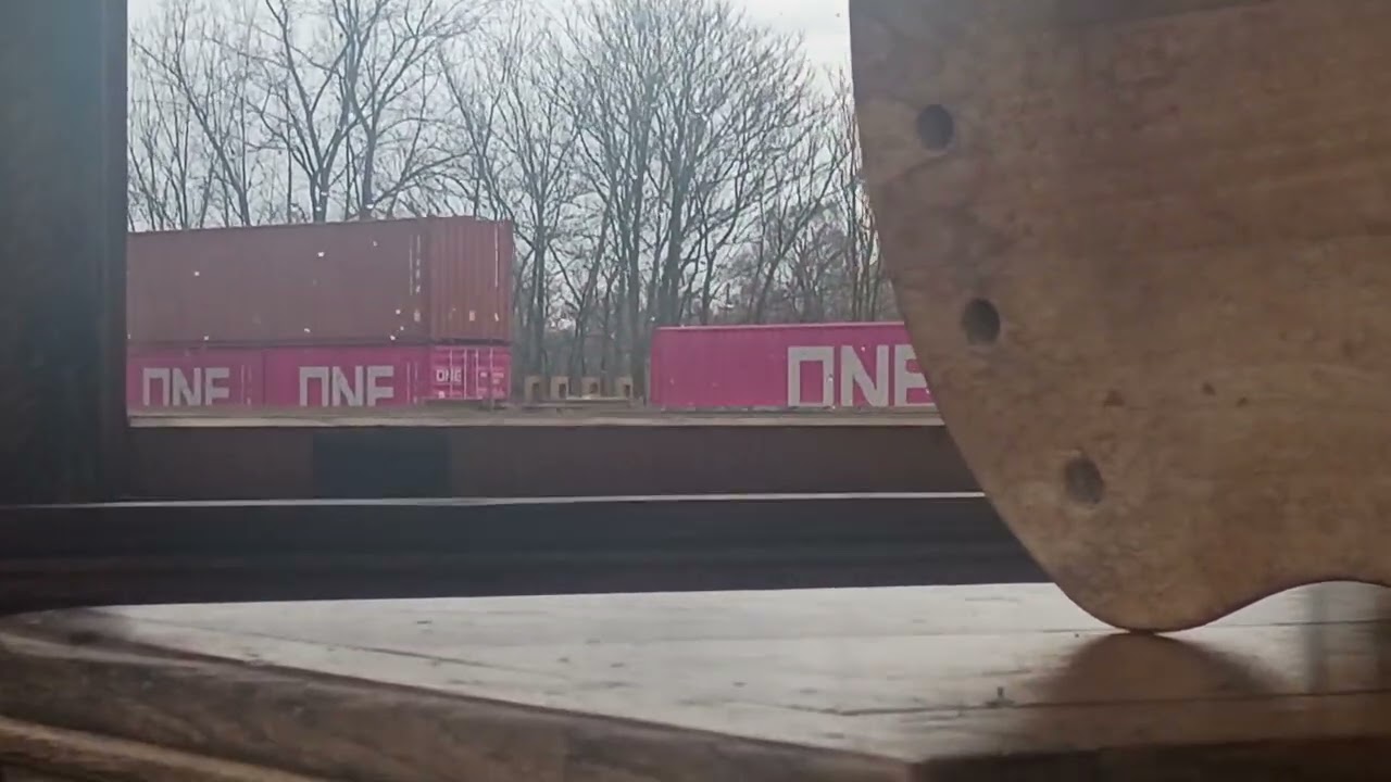 BNSF container freight (unknown numbers)