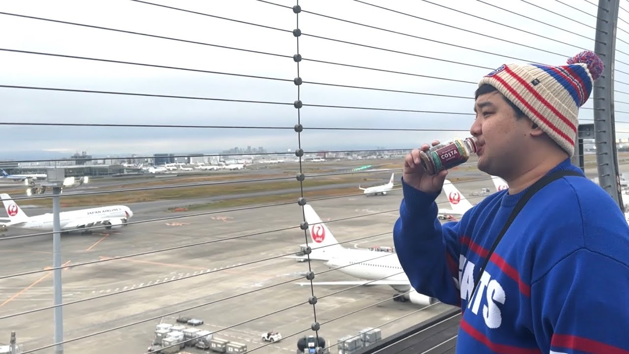 おい、また寝てるのか。フェニ、目覚めの一杯行くぞ