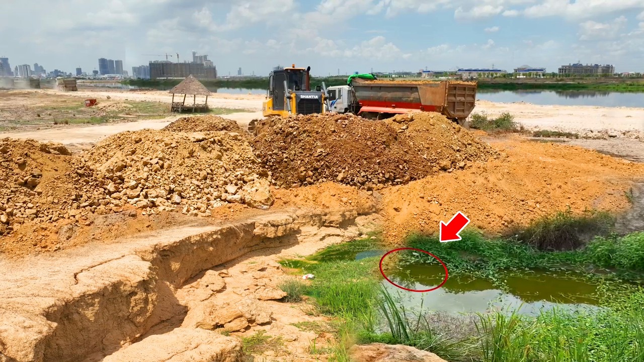 5Wonderful Technique Operator Skills SHANTUI C3 Bulldozer With BIG Dump Trucks Delete Small POND