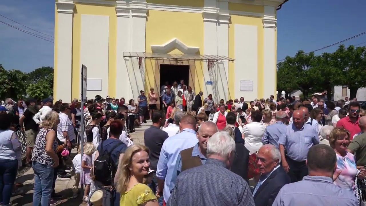 Jahrmarkt/Banat/Rumänien vor der Kirche 03.Juni 2023