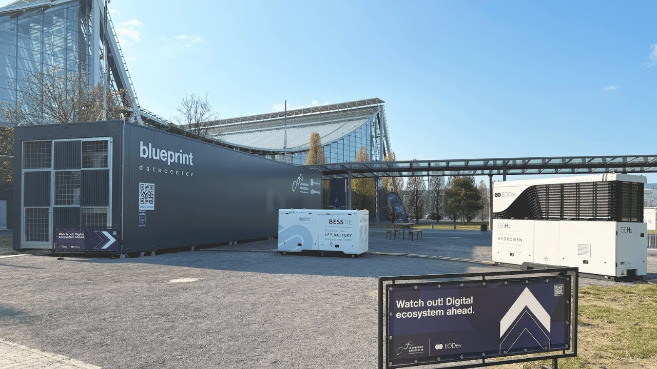 HYDROGEN POWERED - Mobile datacenter powered without emission