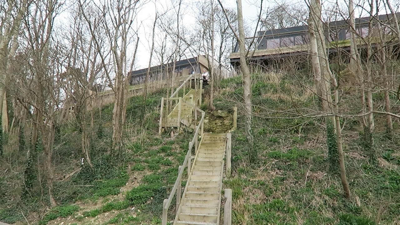 LUXURY TREEHOUSE TOUR