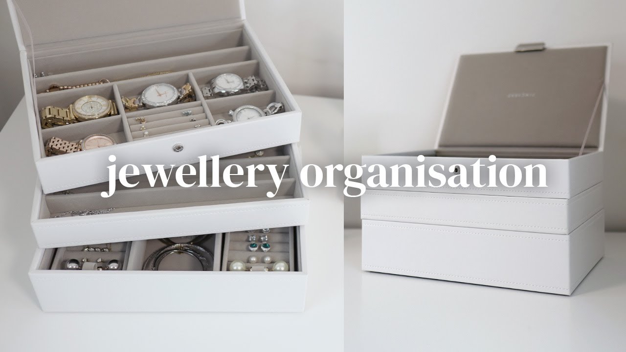 Decluttering And Organising My MINIMAL Jewellery Collection 2023