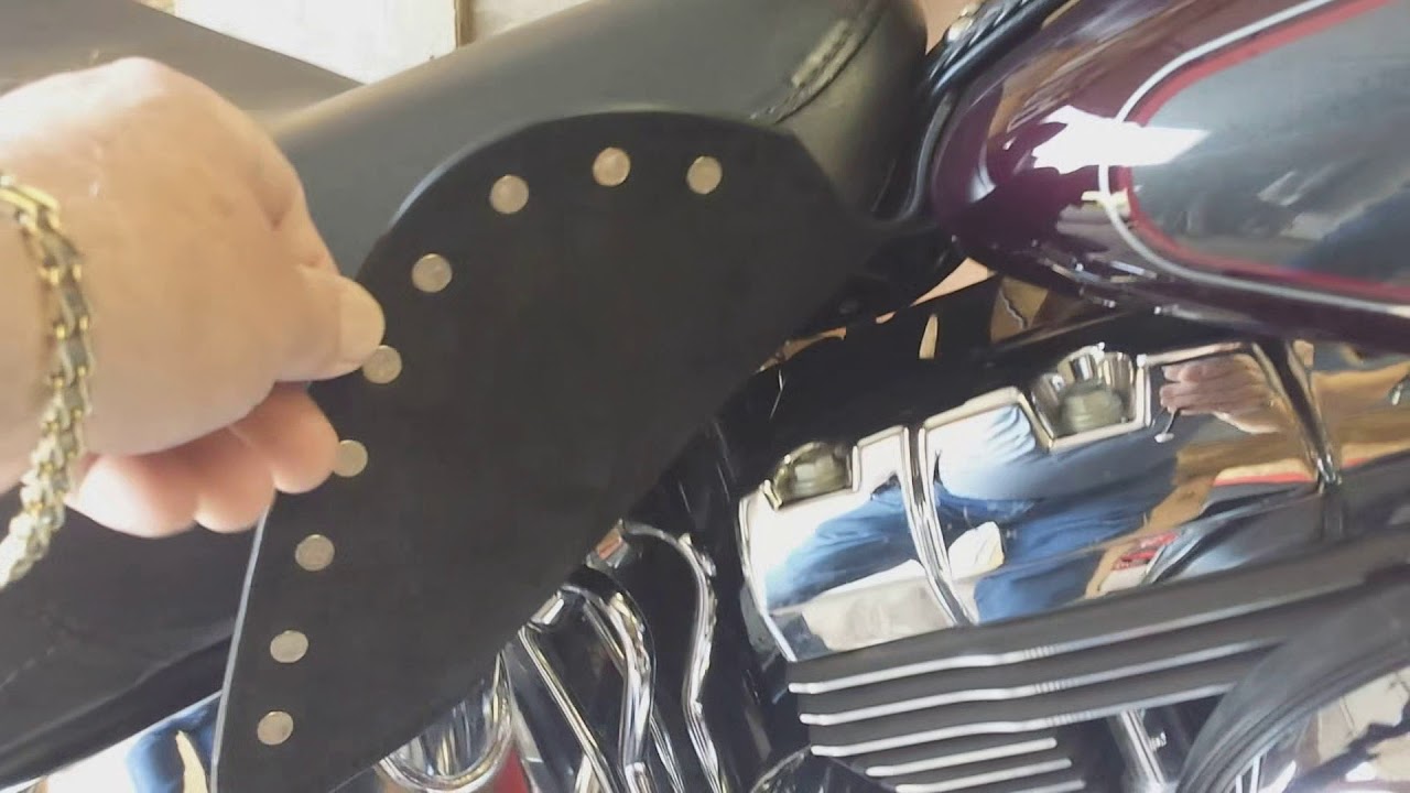 2006 Heritage Softail Classic and my New engine heat shield review