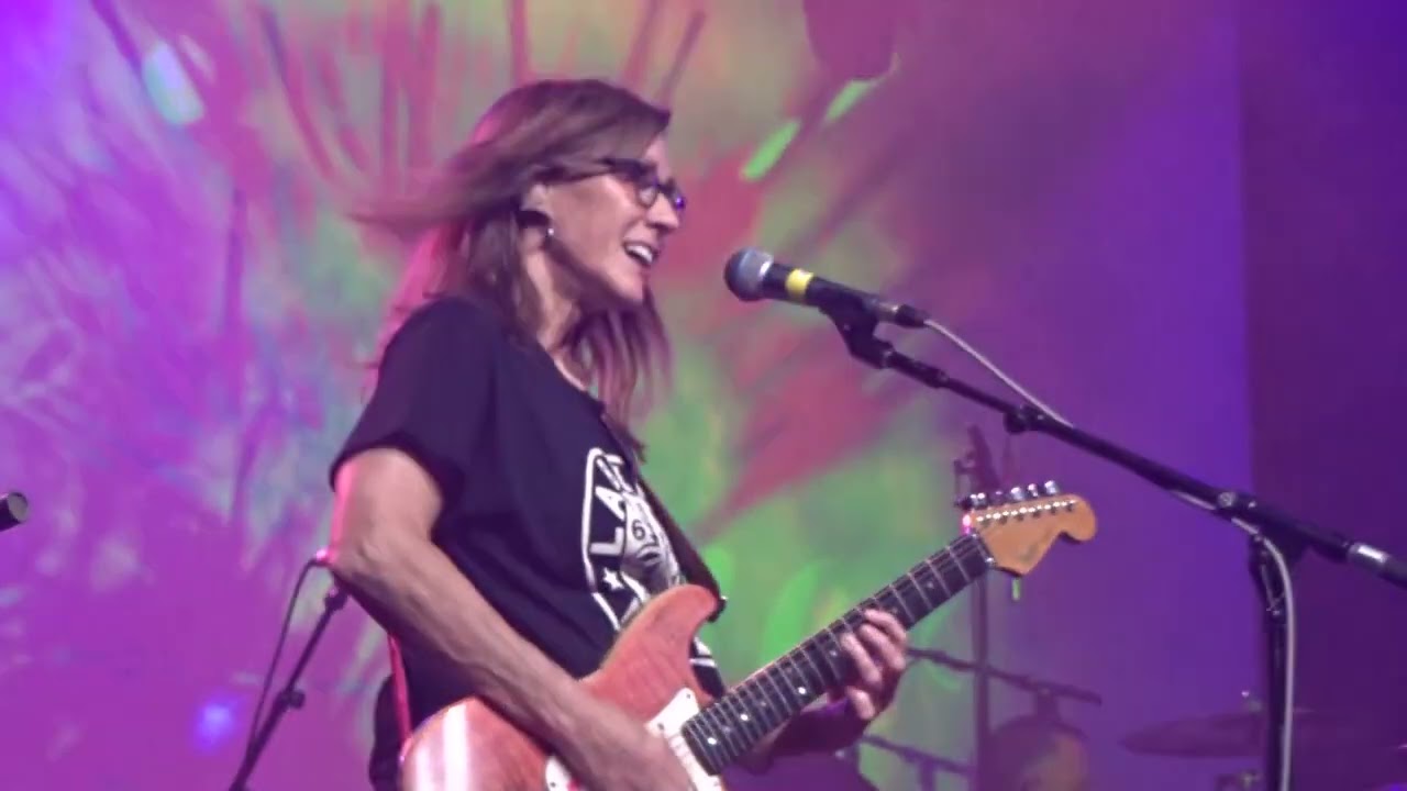 Live: The Breeders - Doe