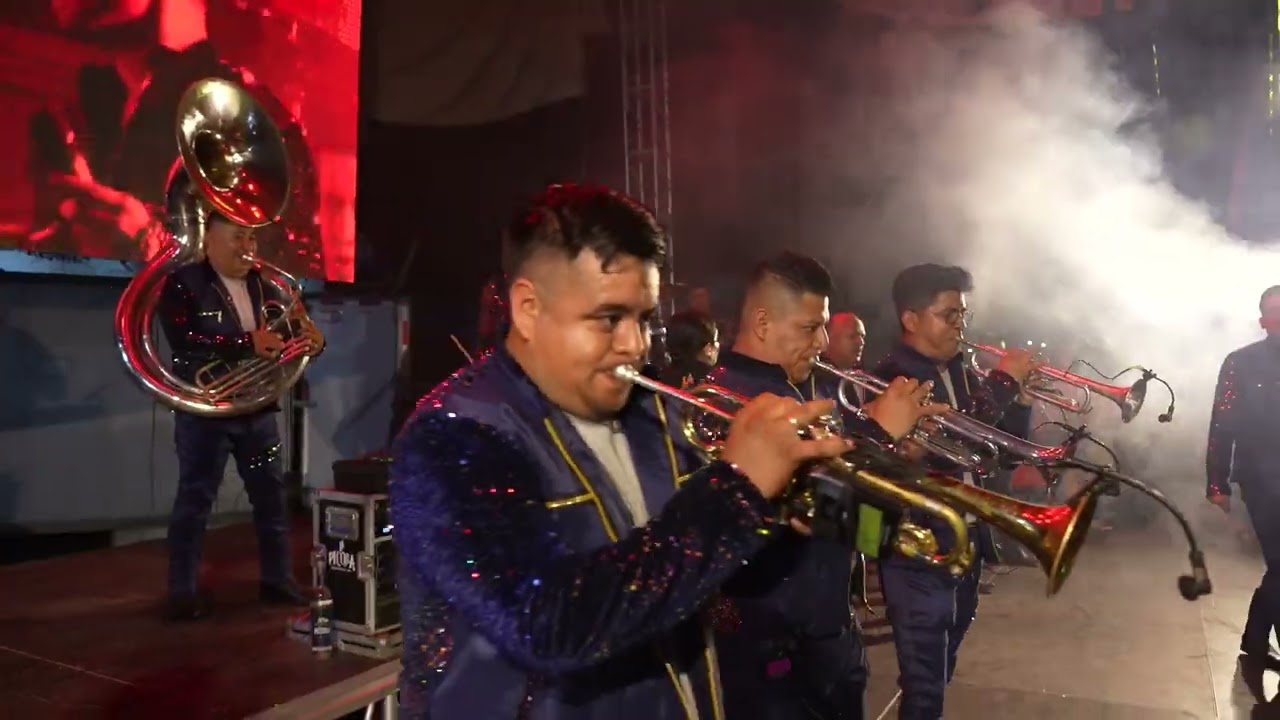 Pr&oacute;fugos del Anexo: Lo Tienes Todo / El Sill&oacute;n (En Vivo) - La Picosa Hern&aacute;ndez Banda