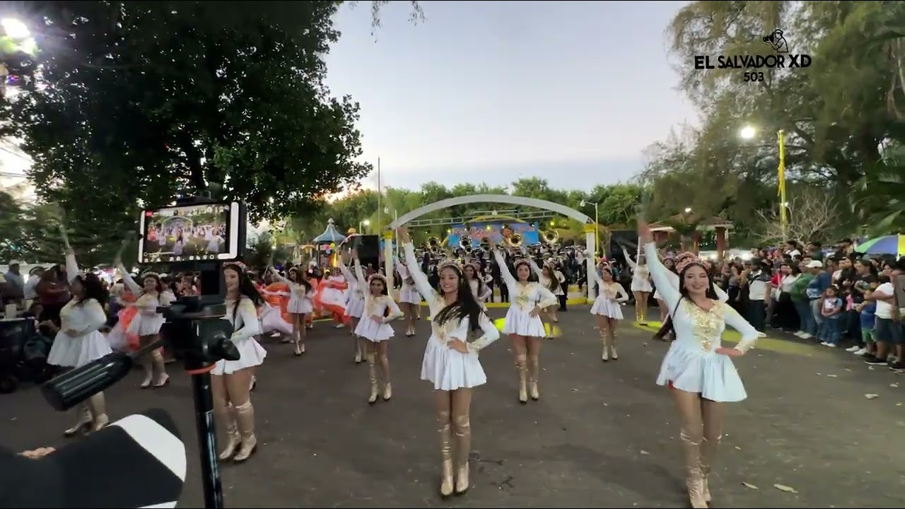 Banda Distrito Colón en el Desfile de correo Berlin 🇩🇪🇸🇻