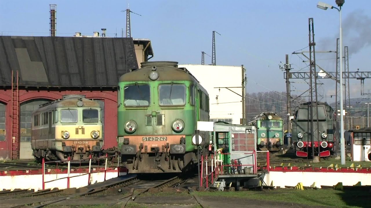Wałbrzysko - Rumuńskie klimaty ;) ST43-242 na obrotnicy w Wałbrzychu