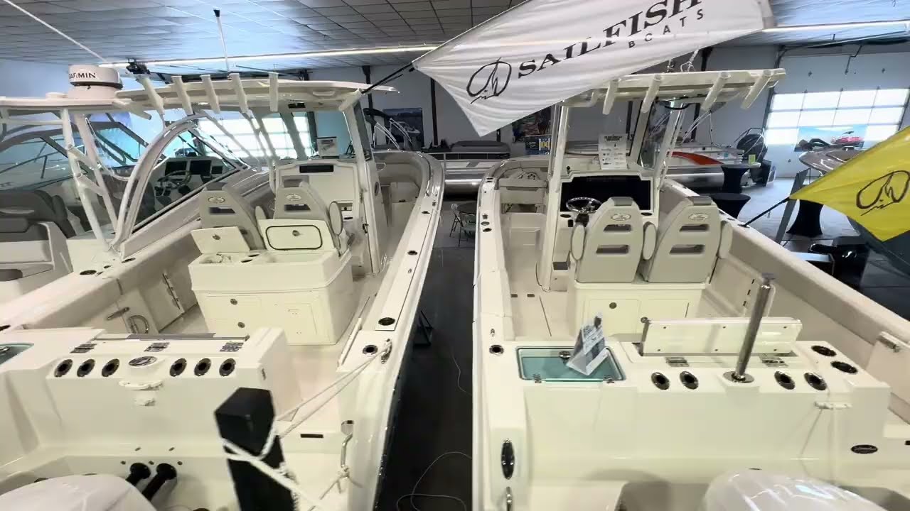 Катери SAILFISH 272 и 252 с центральной консолью в магазине Clemons Boats.