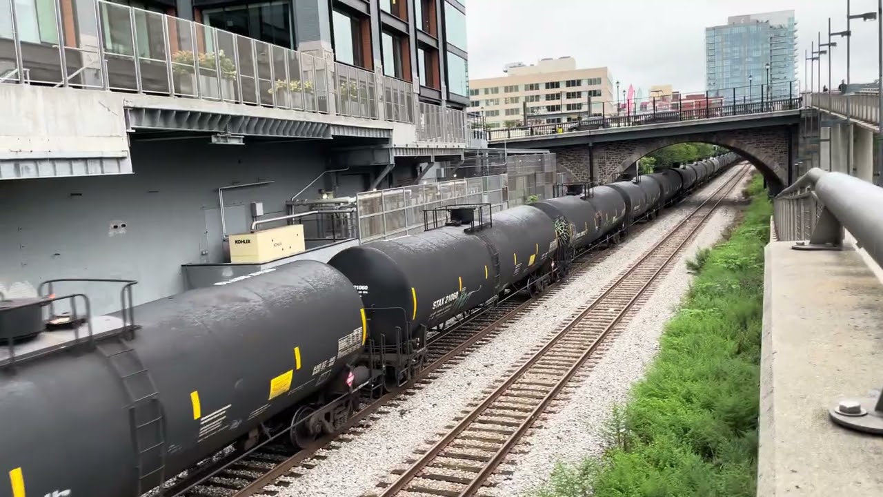 NS H86 on the Philly Sub with AC44C6M leading 