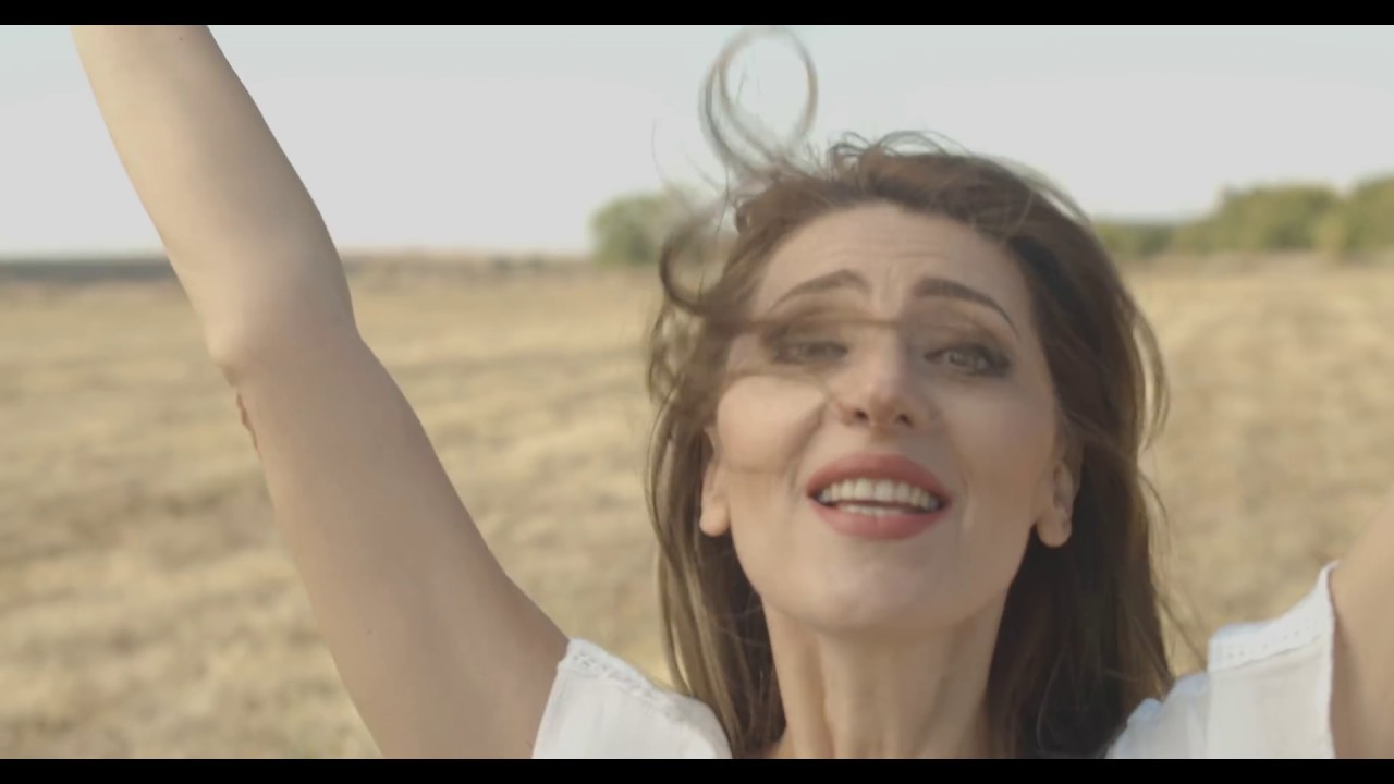 Aura - Imi arunc in aer inima (Official Video)