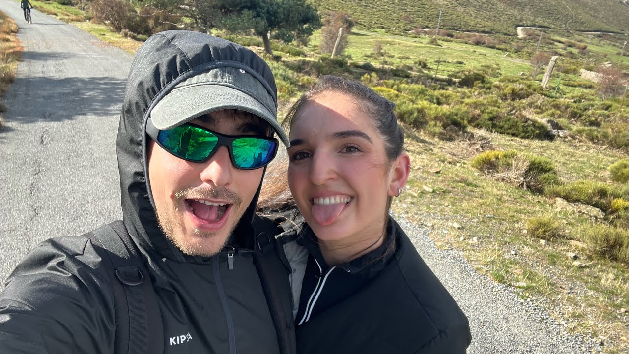 presentación de la uni, capricho del mes, Halloween y karaoke y una ruta por la montaña