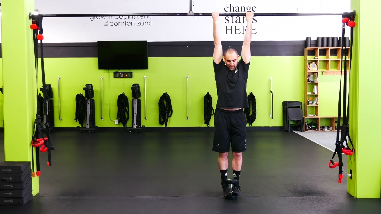 Group Training Boise I Dumbbell Chin Up Demonstration I Kvell Fitness and Nutrition