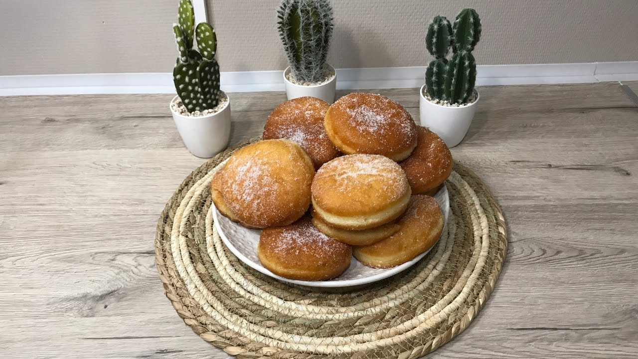 BEIGNETS Á LA COMPOTE DE POMME
