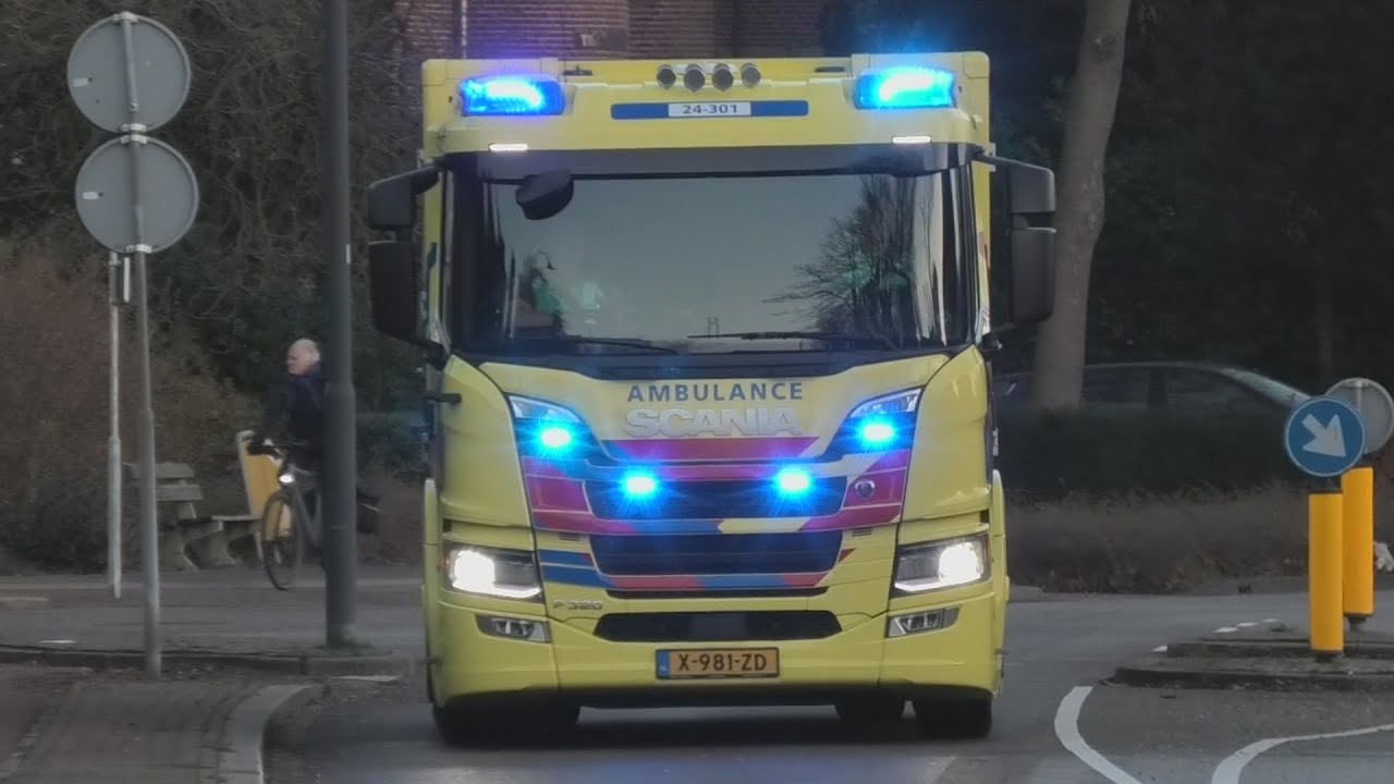 A1 Mobiele Intensive Care Unit 24-301 aankomst & vertrek vanaf het Elkerliek ziekenhuis Helmond
